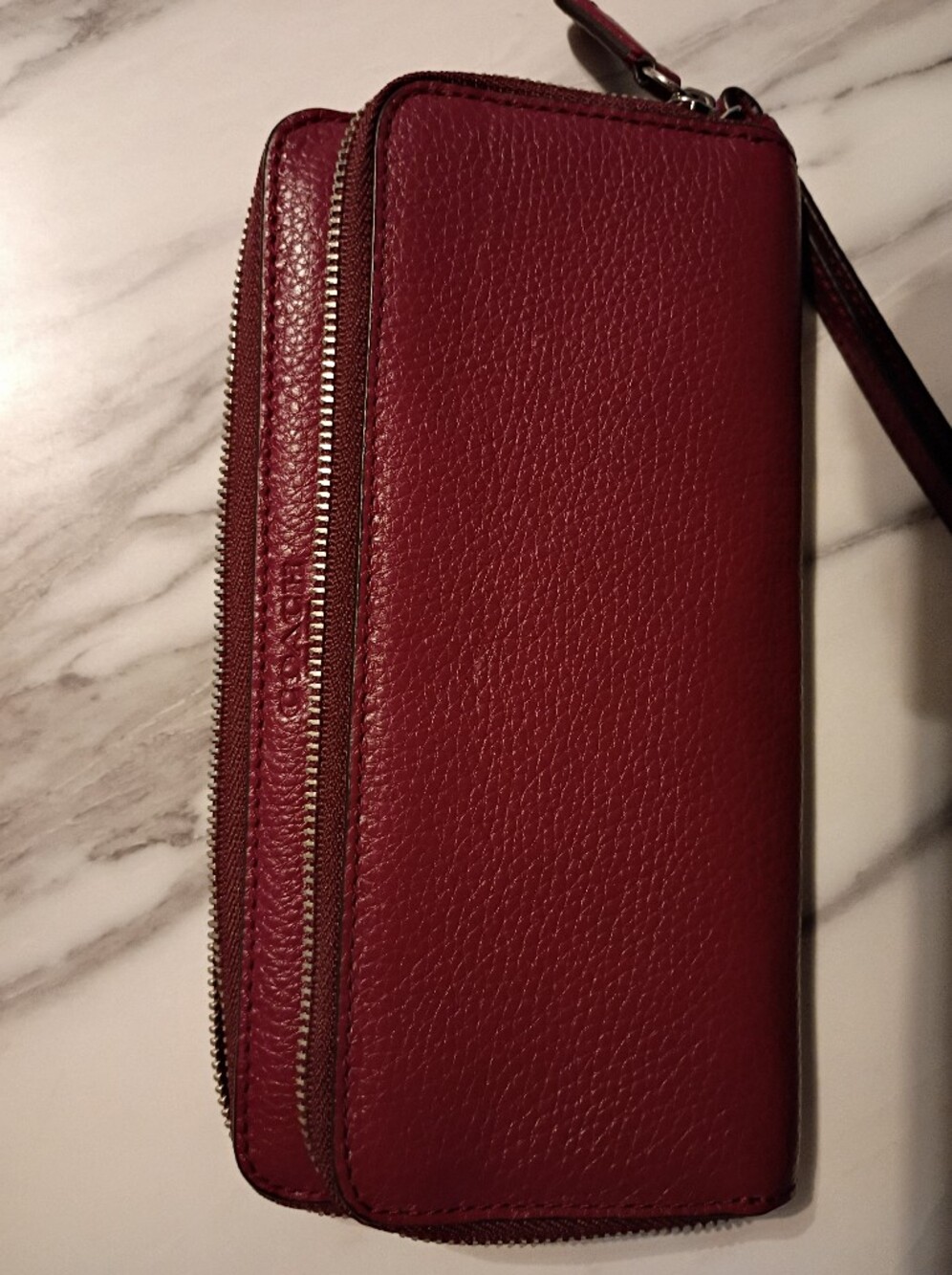 Classic Women's Leather Zip Wallet - Burgundy